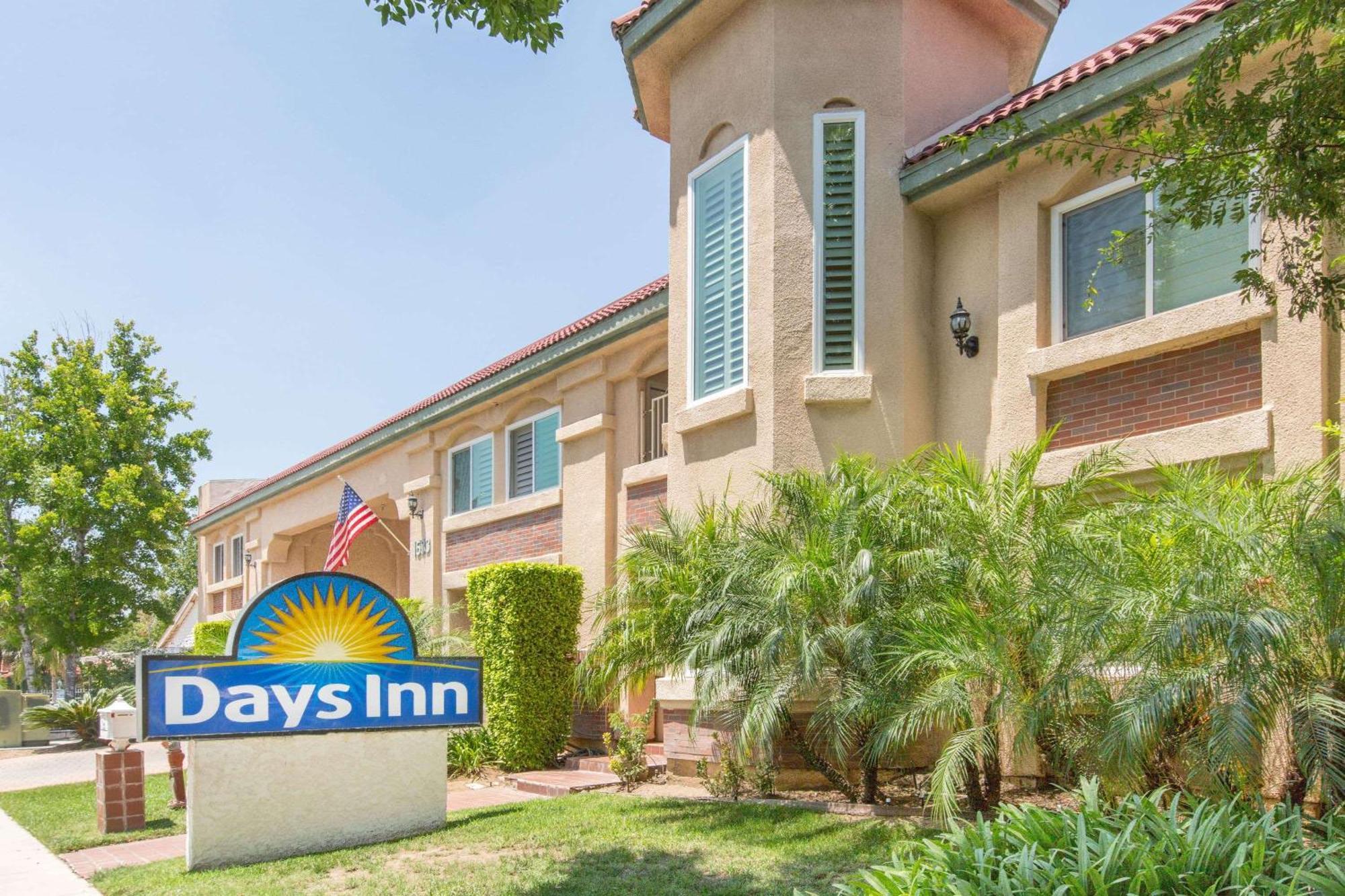 Days Inn By Wyndham Near City Of Hope Duarte Экстерьер фото