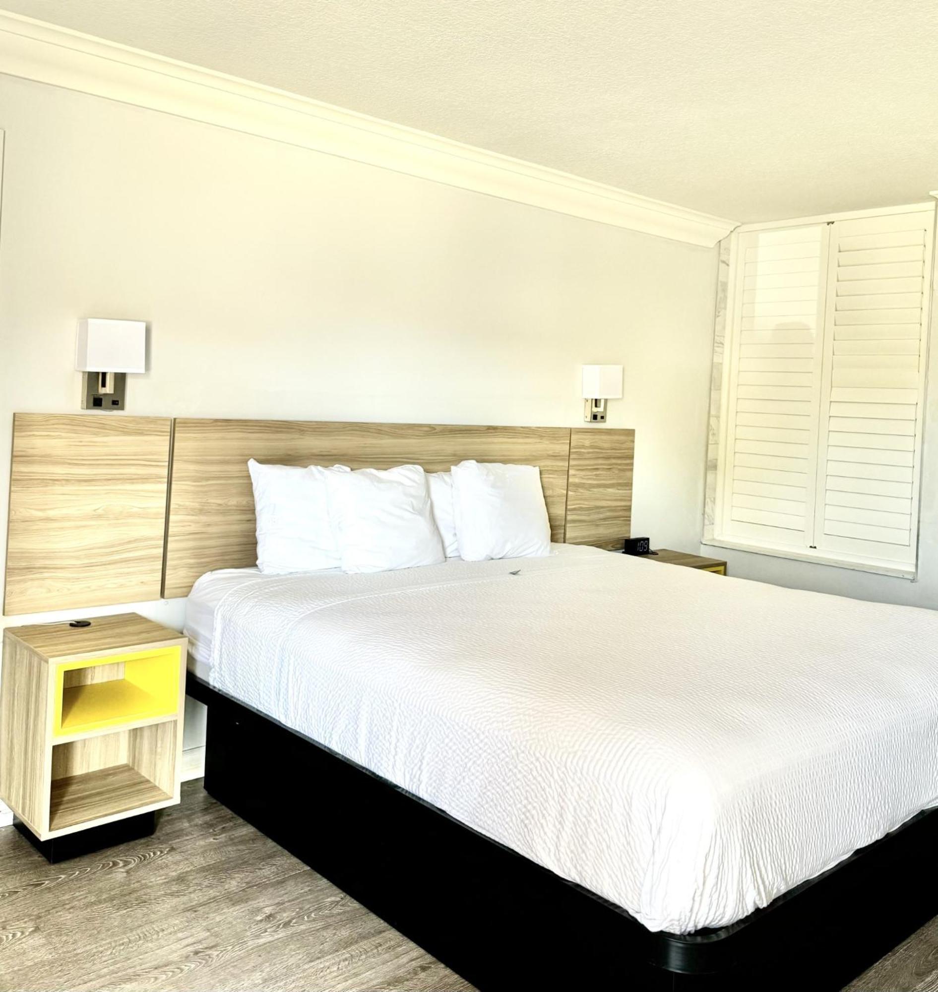 Days Inn By Wyndham Near City Of Hope Duarte Экстерьер фото